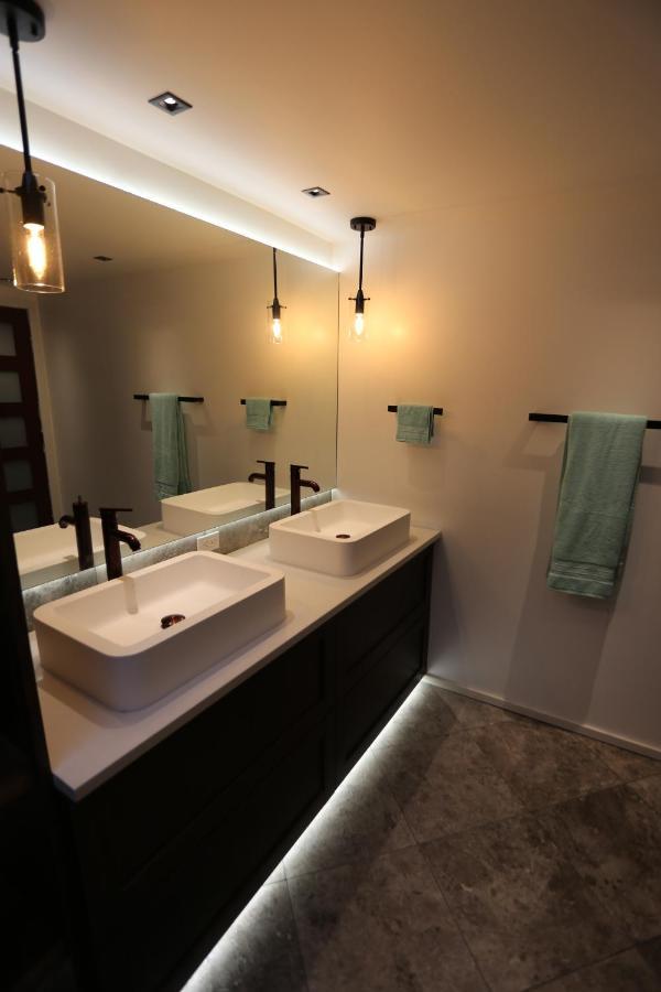 好丘。Hacho House Bed & Breakfast Yellowknife Dış mekan fotoğraf