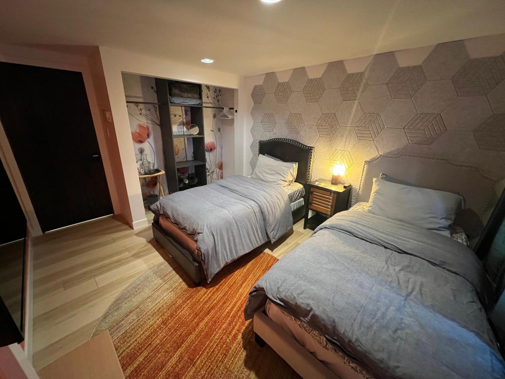 好丘。Hacho House Bed & Breakfast Yellowknife Dış mekan fotoğraf